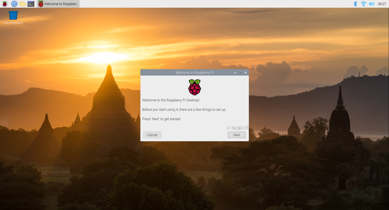 Raspberry Pi OSインストール直後の起動画面
